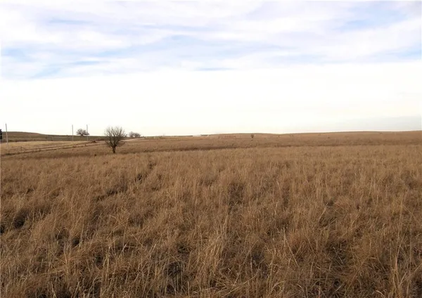 $560,000 | 100 G Road, Cedar Point, KS 66843