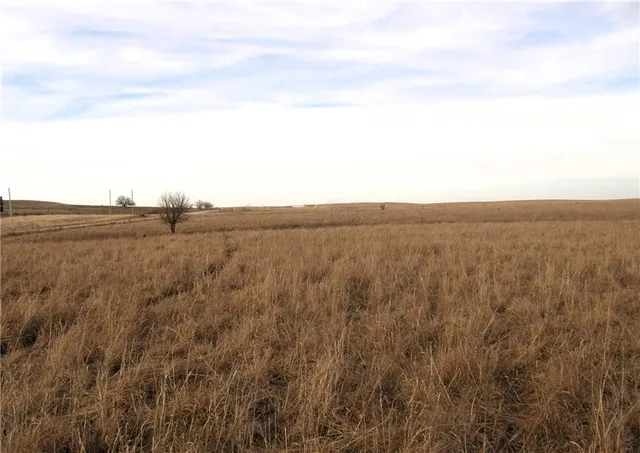 $560,000 | 100 G Road, Cedar Point, KS 66843