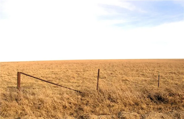 $560,000 | 100 G Road, Cedar Point, KS 66843