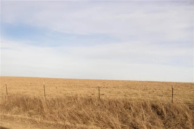 $560,000 | 100 G Road, Cedar Point, KS 66843