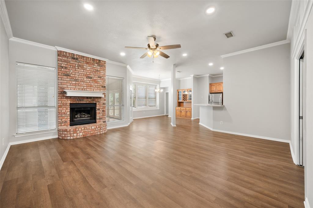 412 Springhill Court Burleson, TX 76028 - Photo 2 of 36