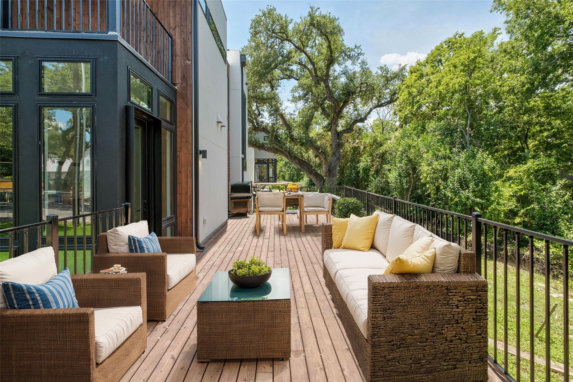 219 Lessin Lane, Unit 11 Austin, TX 78704 - Photo 18 of 23