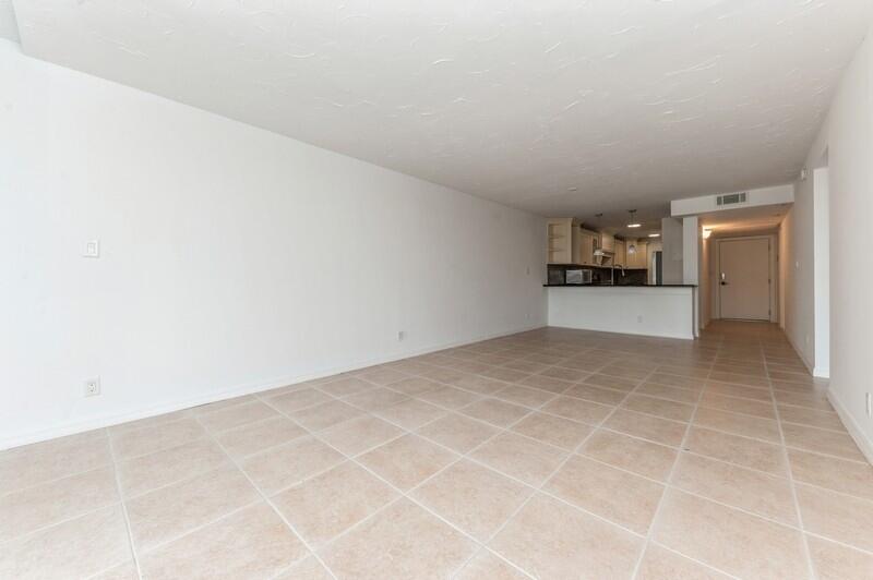 9 Royal Palm Way, Unit 206 Boca Raton, FL 33432 - Photo 3 of 18 Foyer Entry to Greatroom