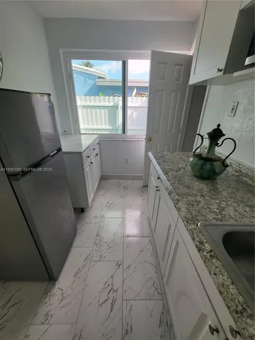 $1,800 | 1490 Northeast 151st Terrace, Unit 2, North Miami Beach, FL 33162