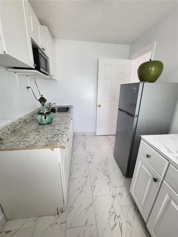 $1,800 | 1490 Northeast 151st Terrace, Unit 2, North Miami Beach, FL 33162