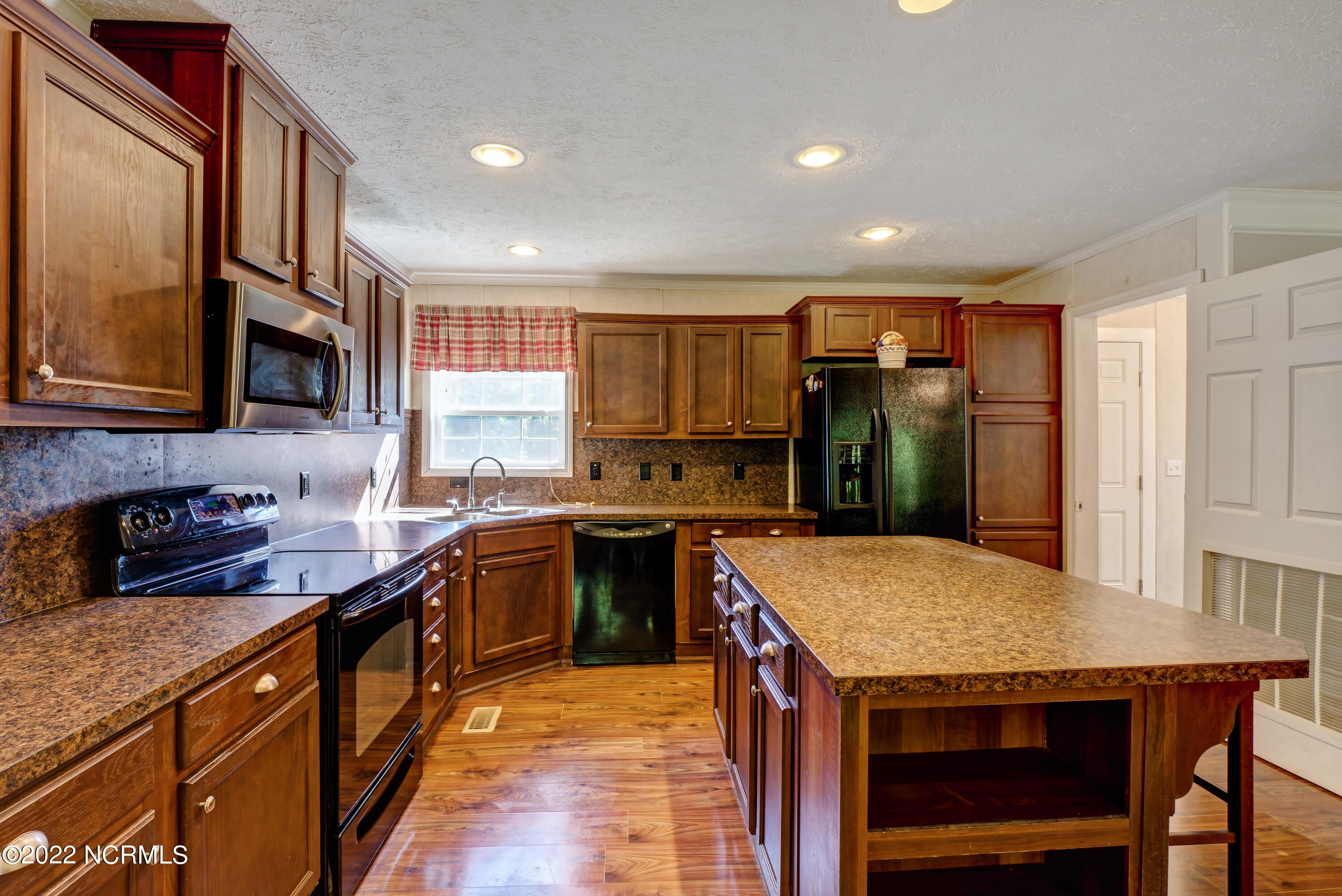 130 Silance Road Jacksonville, NC 28540 - Photo 4 of 28 3
