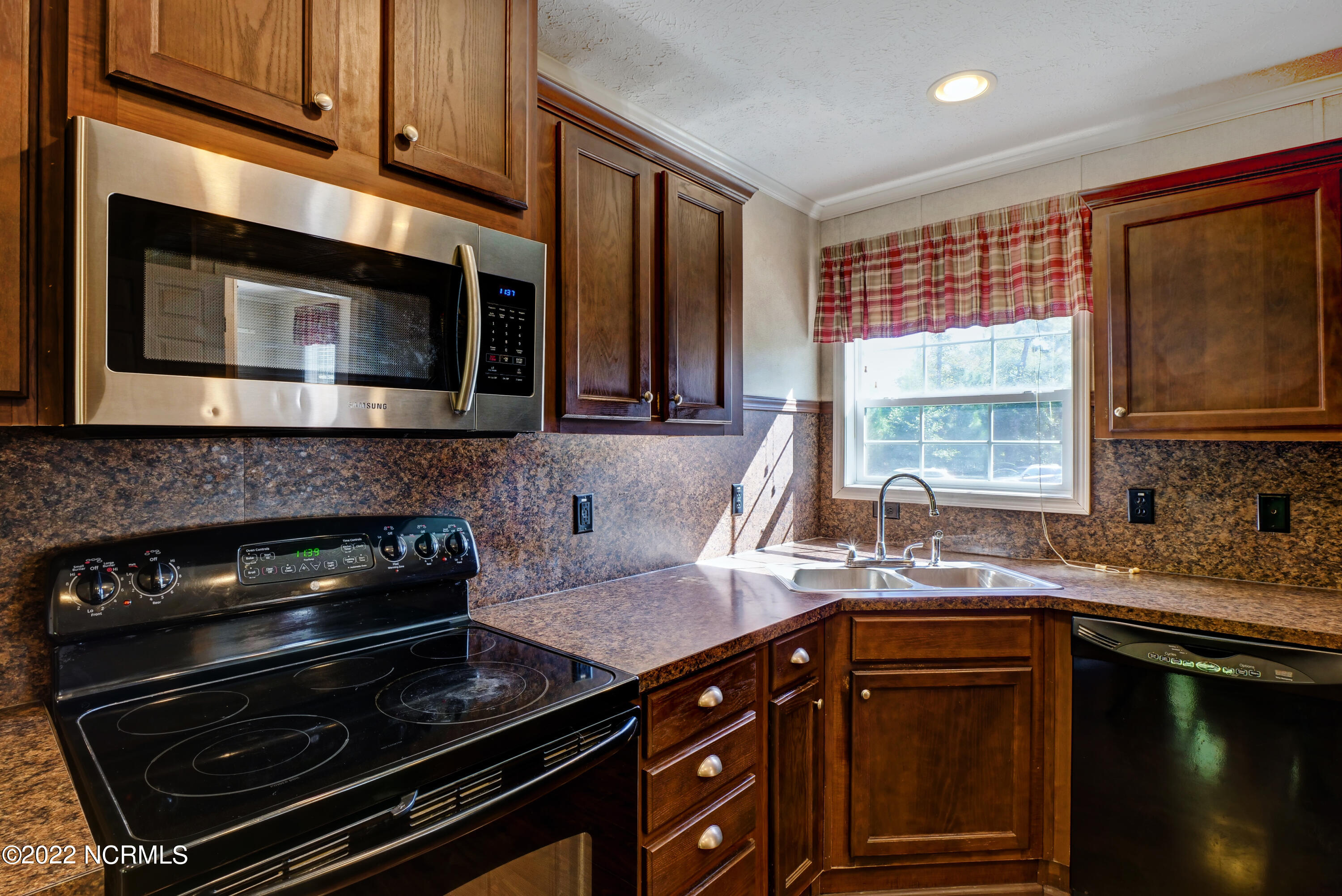 130 Silance Road Jacksonville, NC 28540 - Photo 6 of 28 5
