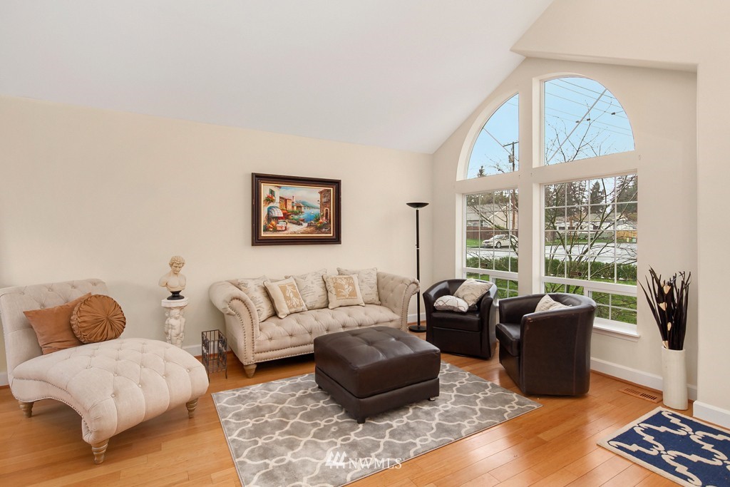 4101 Northeast 7th Street Renton, WA 98059 - Photo 4 of 16
