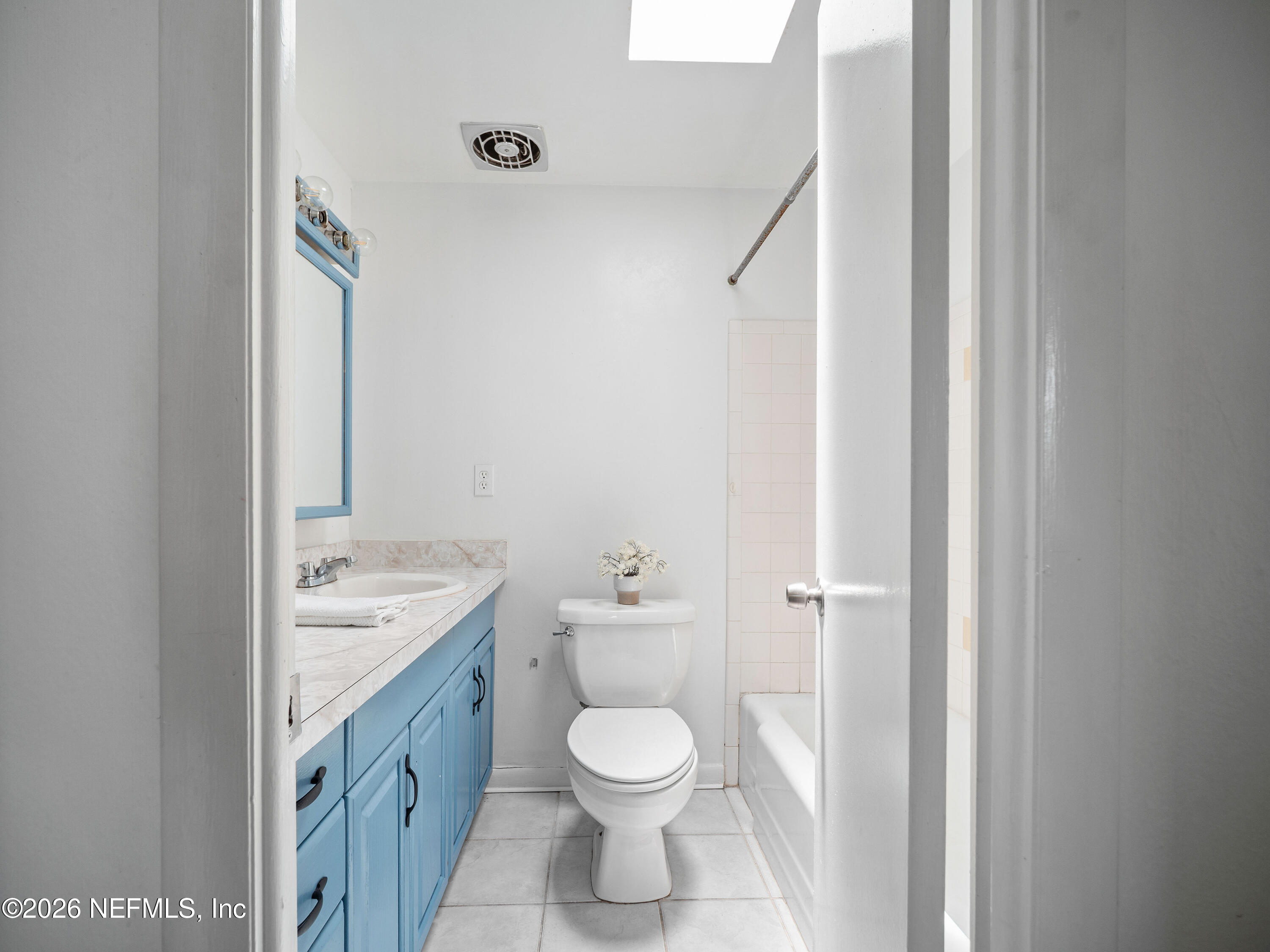 918 Bacall Road Jacksonville, FL 32218 - Photo 29 of 41 Bathroom 2