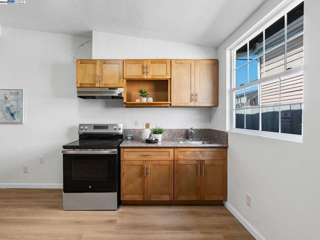 $699,000 | 2801 38th Avenue, Oakland, CA 94619