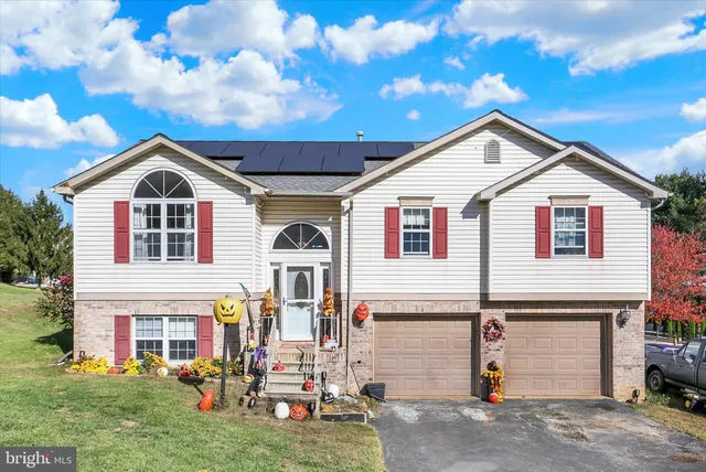 $350,000 | 201 Overview Circle West, Red Lion, PA 17356
