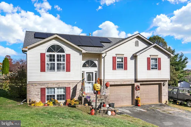 $350,000 | 201 Overview Circle West, Red Lion, PA 17356