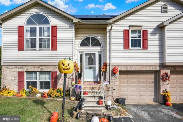 $350,000 | 201 Overview Circle West, Red Lion, PA 17356