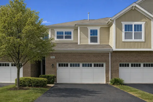 $450,000 | 2368 North Brett Lane, Palatine, IL 60074