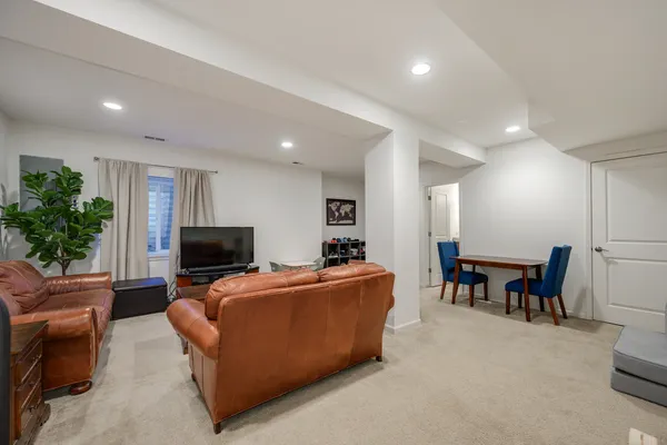 $450,000 | 2368 North Brett Lane, Palatine, IL 60074