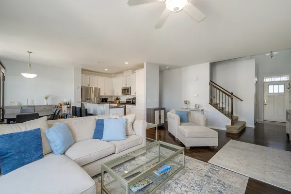$450,000 | 2368 North Brett Lane, Palatine, IL 60074