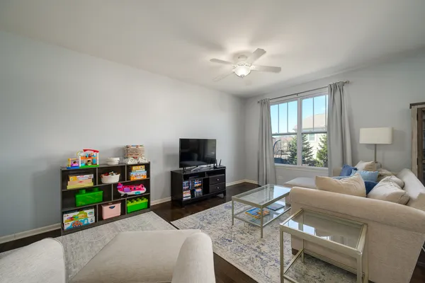 $450,000 | 2368 North Brett Lane, Palatine, IL 60074