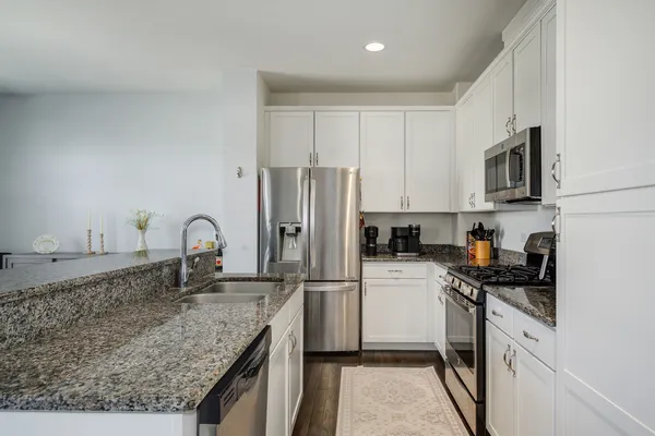 $450,000 | 2368 North Brett Lane, Palatine, IL 60074