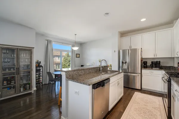 $450,000 | 2368 North Brett Lane, Palatine, IL 60074