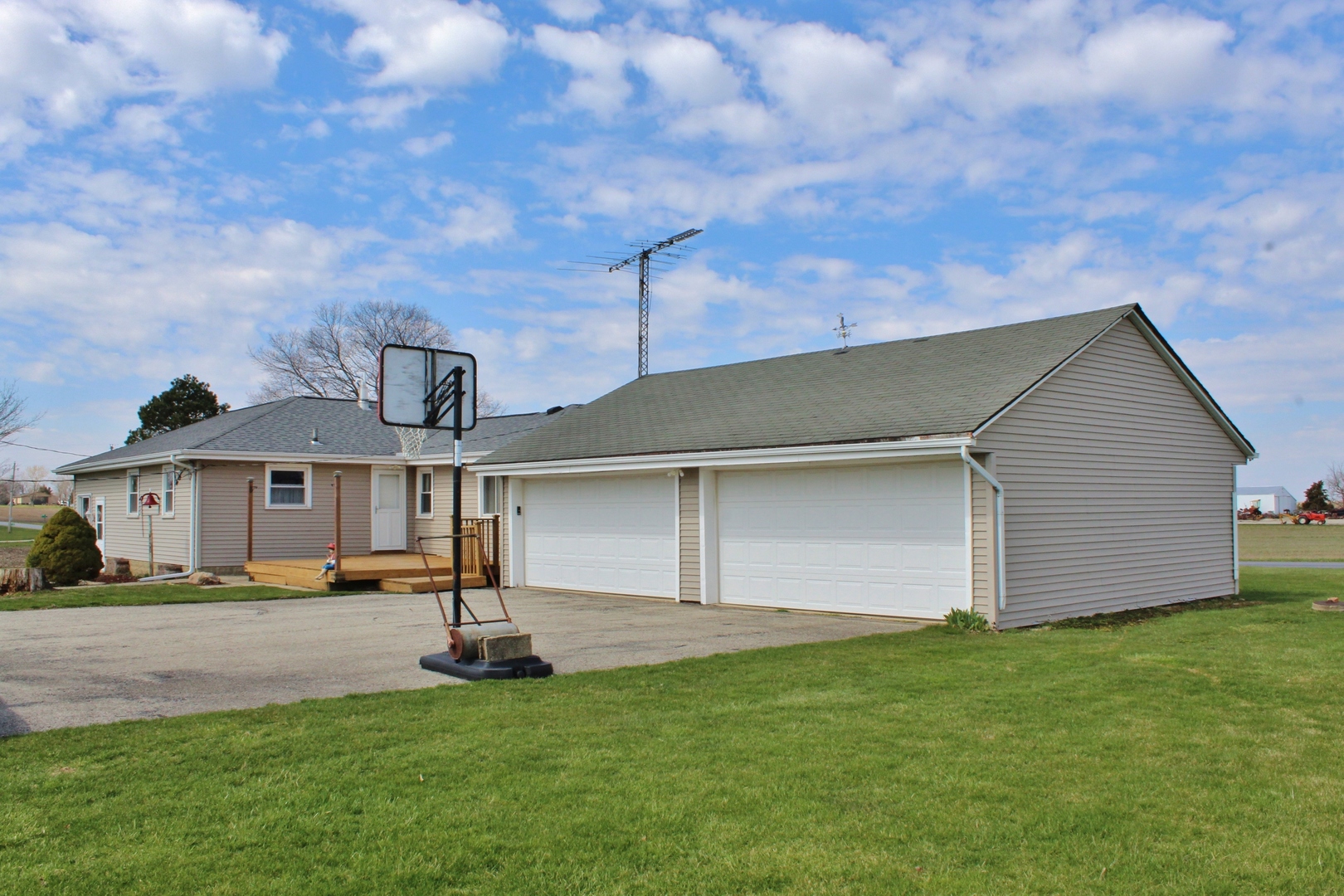 2706 North 2850th Road Marseilles, IL 61341 - Photo 2 of 35 Gallery Image 2
