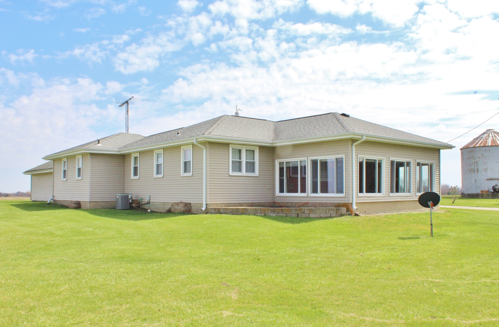 2706 North 2850th Road Marseilles, IL 61341 - Photo 4 of 35 Gallery Image 4