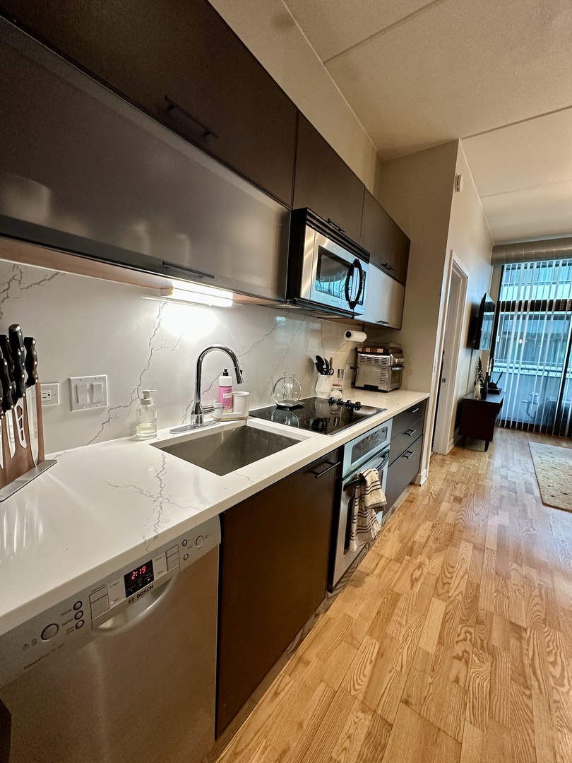 660 West Wayman Street, Unit 507 Chicago, IL 60661 - Photo 11 of 53