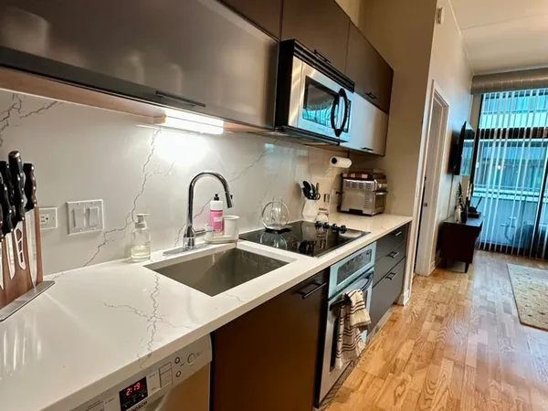 $3,050 | 660 West Wayman Street, Unit 507, Chicago, IL 60661
