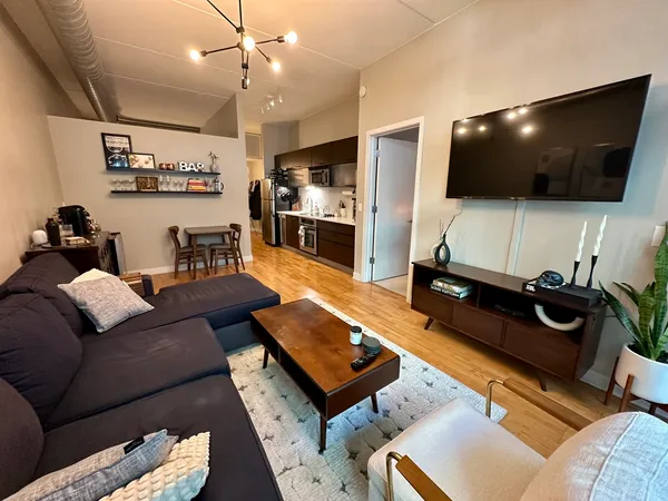 $3,050 | 660 West Wayman Street, Unit 507, Chicago, IL 60661