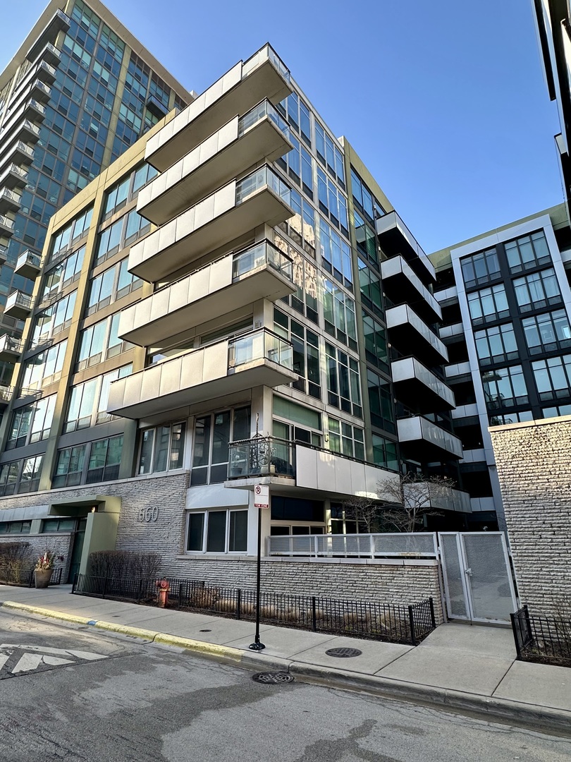 660 West Wayman Street, Unit 507 Chicago, IL 60661 - Photo 2 of 53