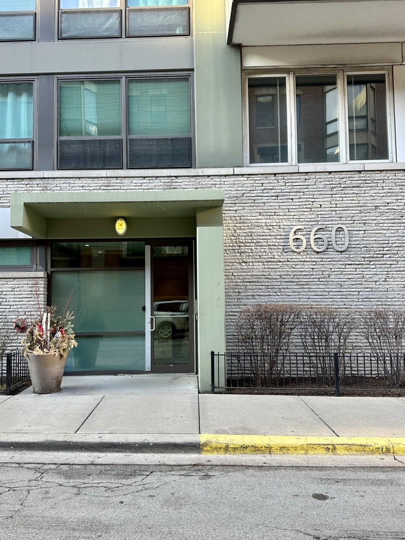 660 West Wayman Street, Unit 507 Chicago, IL 60661 - Photo 3 of 53
