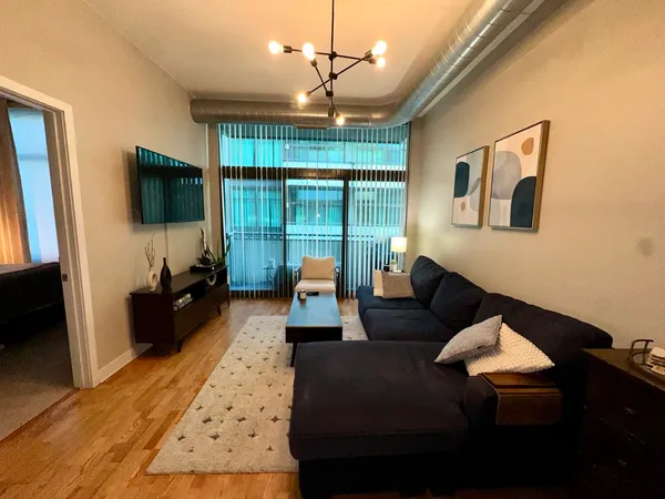 $3,050 | 660 West Wayman Street, Unit 507, Chicago, IL 60661