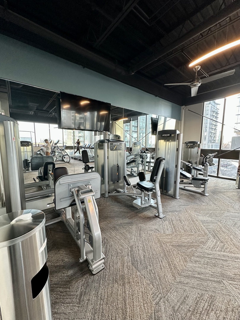 660 West Wayman Street, Unit 507 Chicago, IL 60661 - Photo 48 of 53