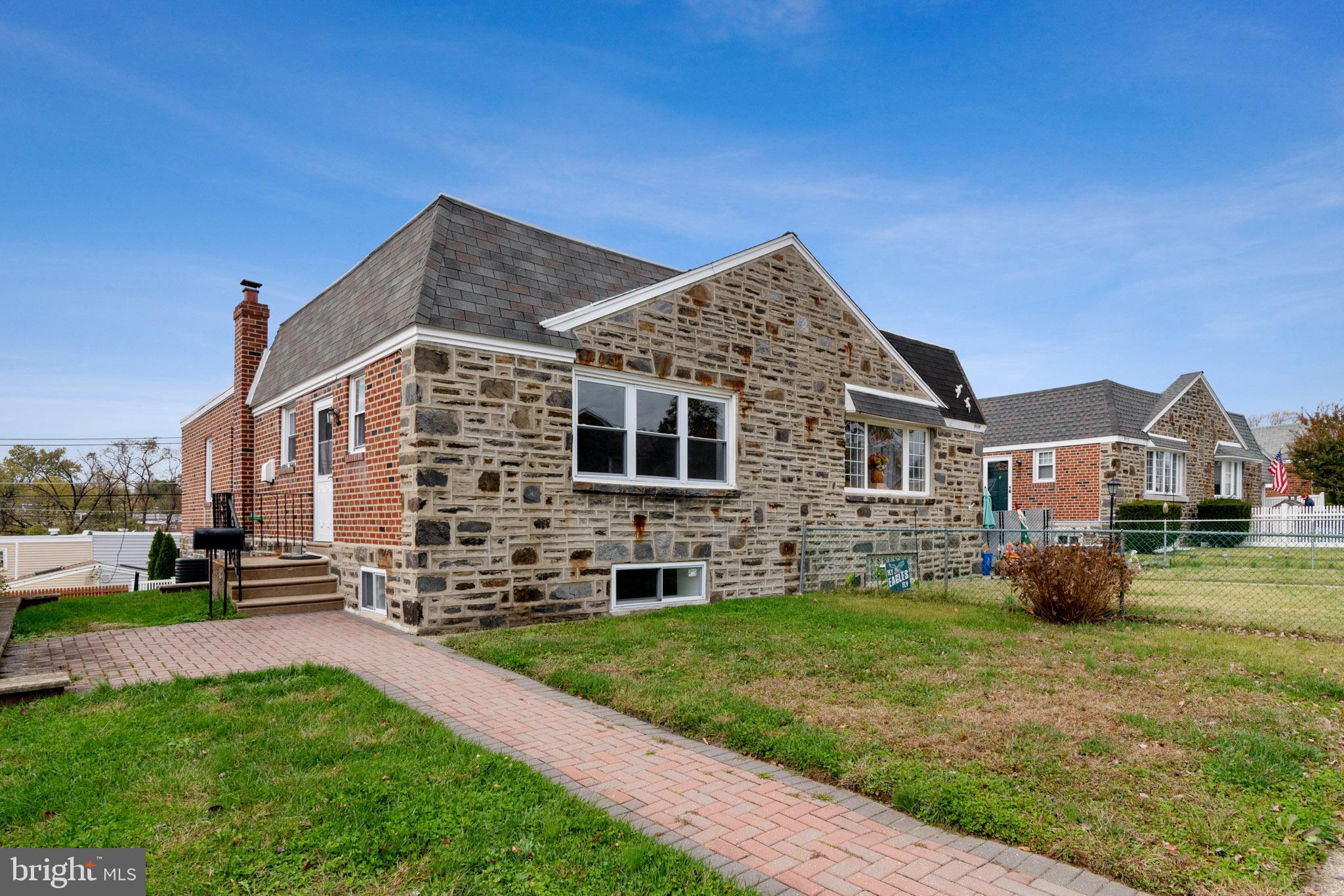 9108 Wooden Bridge Road Philadelphia, PA 19136 - Photo 2 of 30 Gallery Image 2