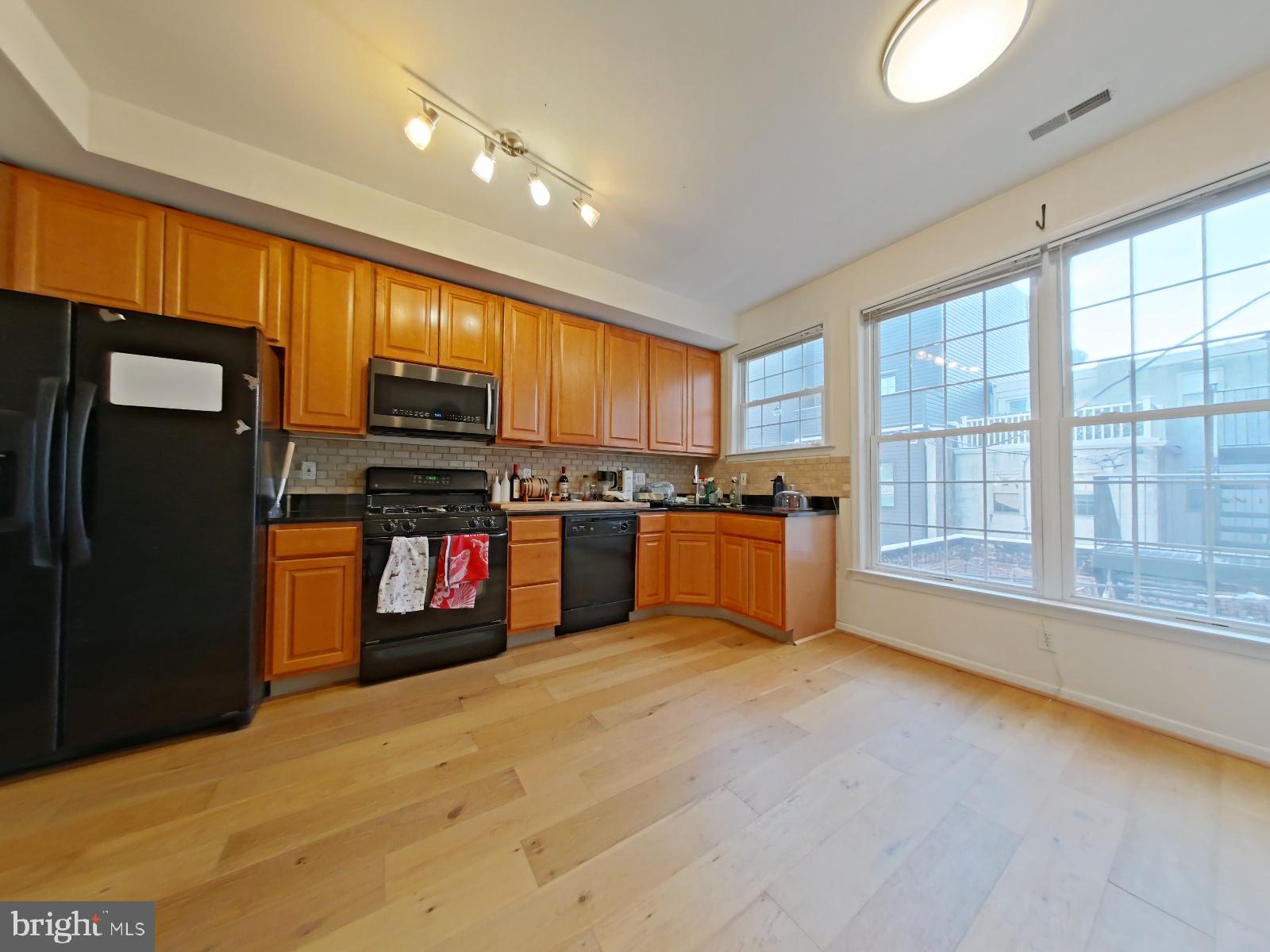 2152 Webster Street Philadelphia, PA 19146 - Photo 17 of 39 Kitchen