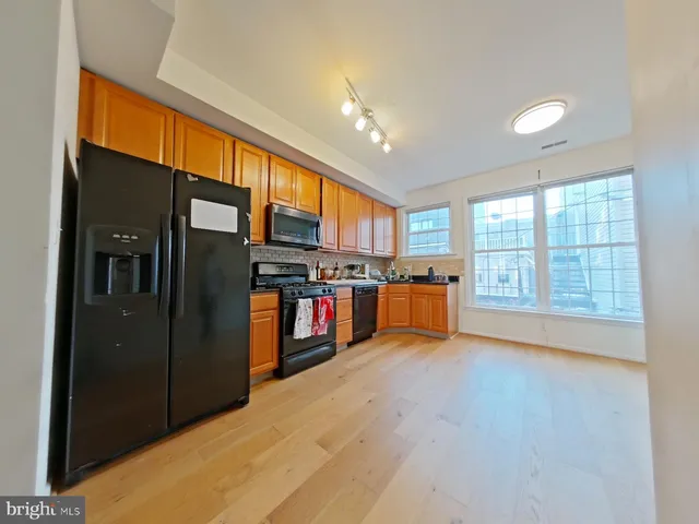 $3,000 | 2152 Webster Street, Philadelphia, PA 19146