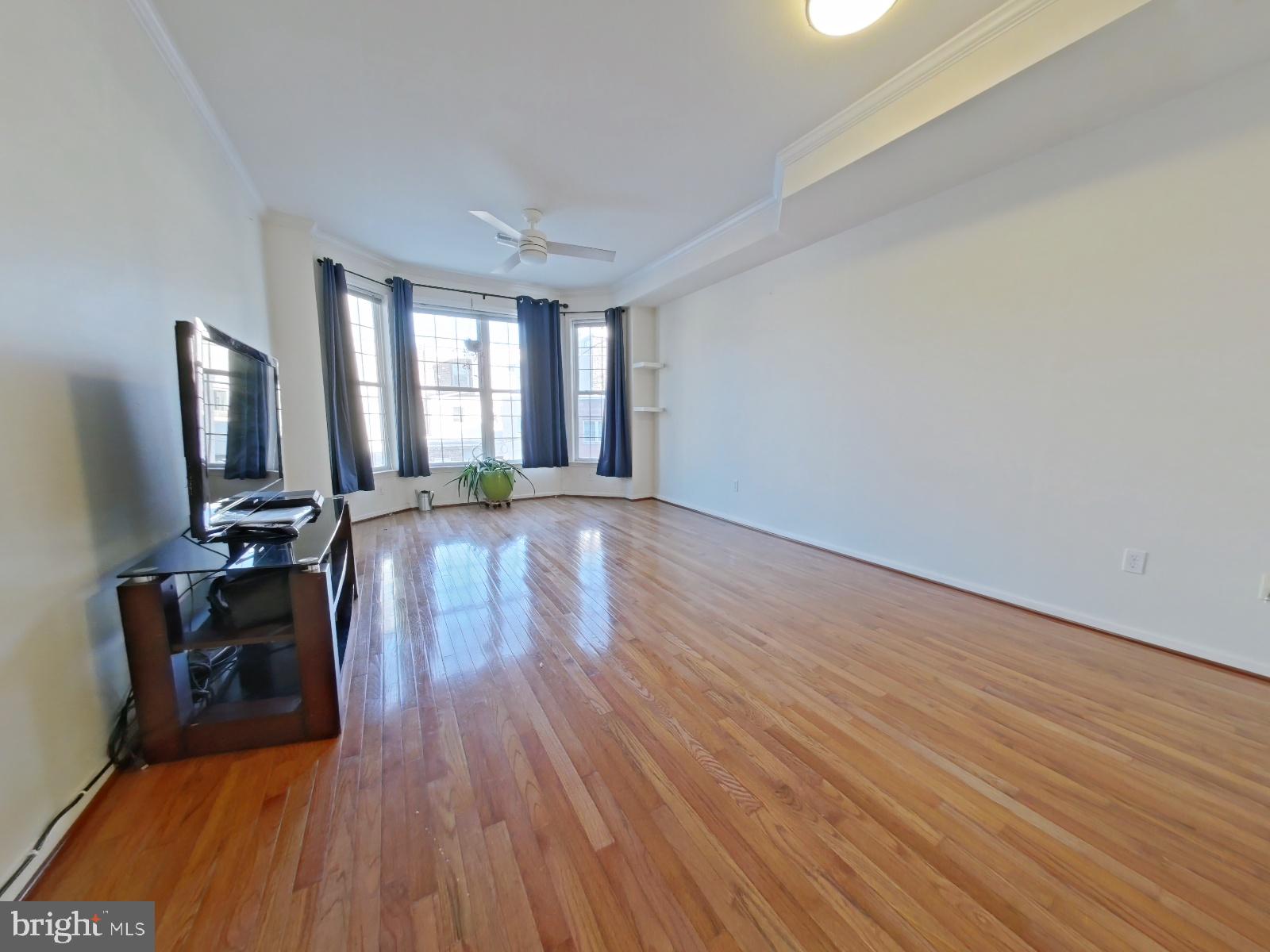 2152 Webster Street Philadelphia, PA 19146 - Photo 23 of 39 Living Room