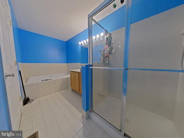 $3,000 | 2152 Webster Street, Philadelphia, PA 19146