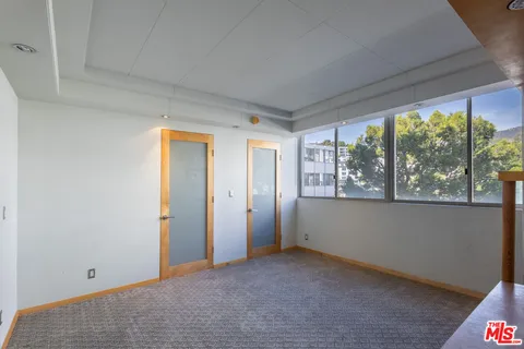 $6,000 | 17366 Sunset Boulevard, Unit 302, Pacific Palisades, CA 90272