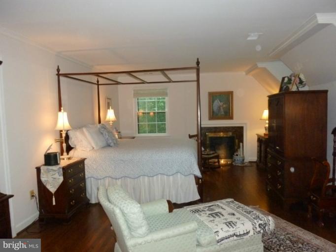 12917 Esworthy Road North Potomac, MD 20878 - Photo 3 of 15 Bedroom (Master)