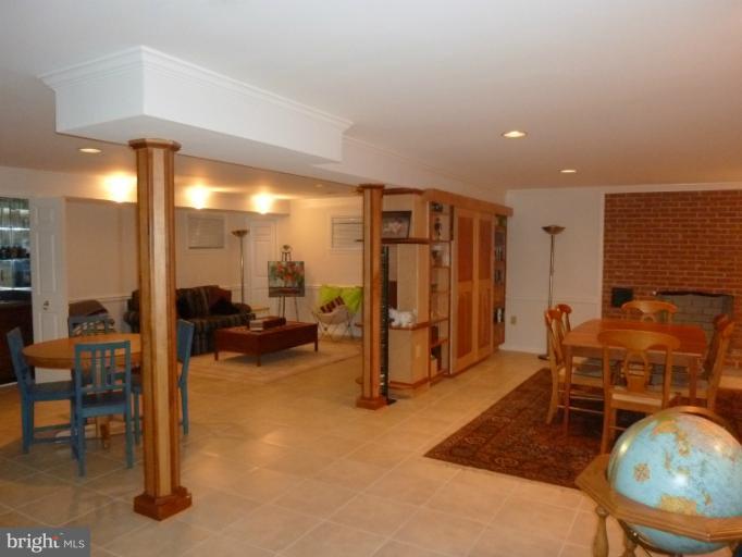 12917 Esworthy Road North Potomac, MD 20878 - Photo 4 of 15 Interior (General)