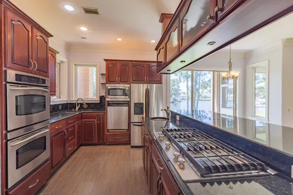 $999,900 | 4561 Soundside Terrace, Gulf Breeze, FL 32563