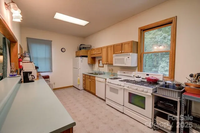 $1,190,000 | 8020 Meadow Fork Road, Hot Springs, NC 28743