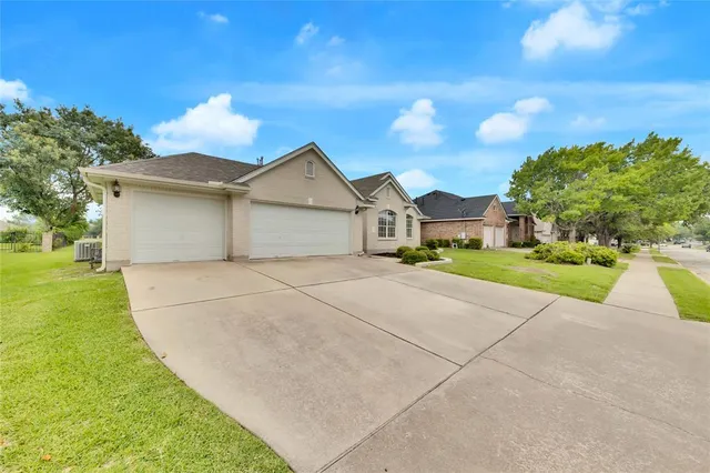 $2,400 | 2721 Butler National Drive, Pflugerville, TX 78660