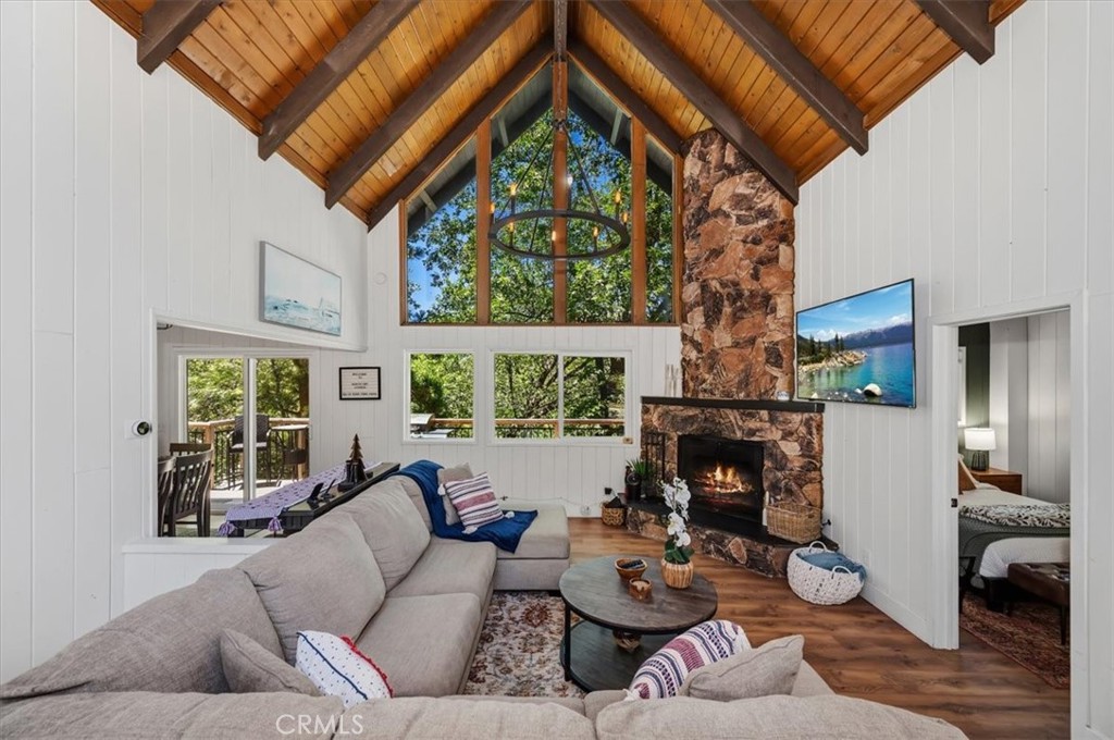 27809 North Bay Road Lake Arrowhead, CA 92352 - Photo 4 of 38