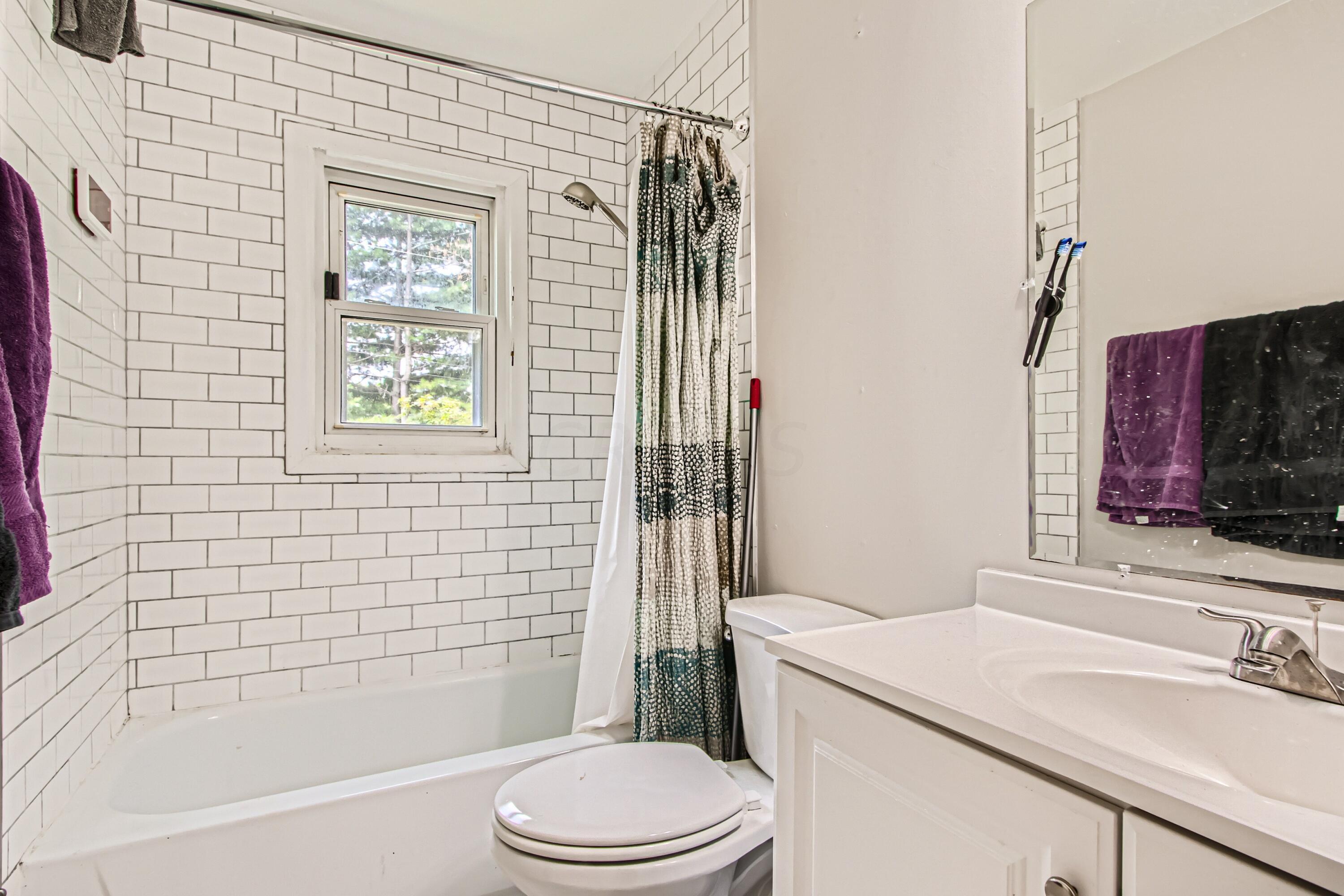 6107 Karl Road Columbus, OH 43229 - Photo 9 of 11 A14