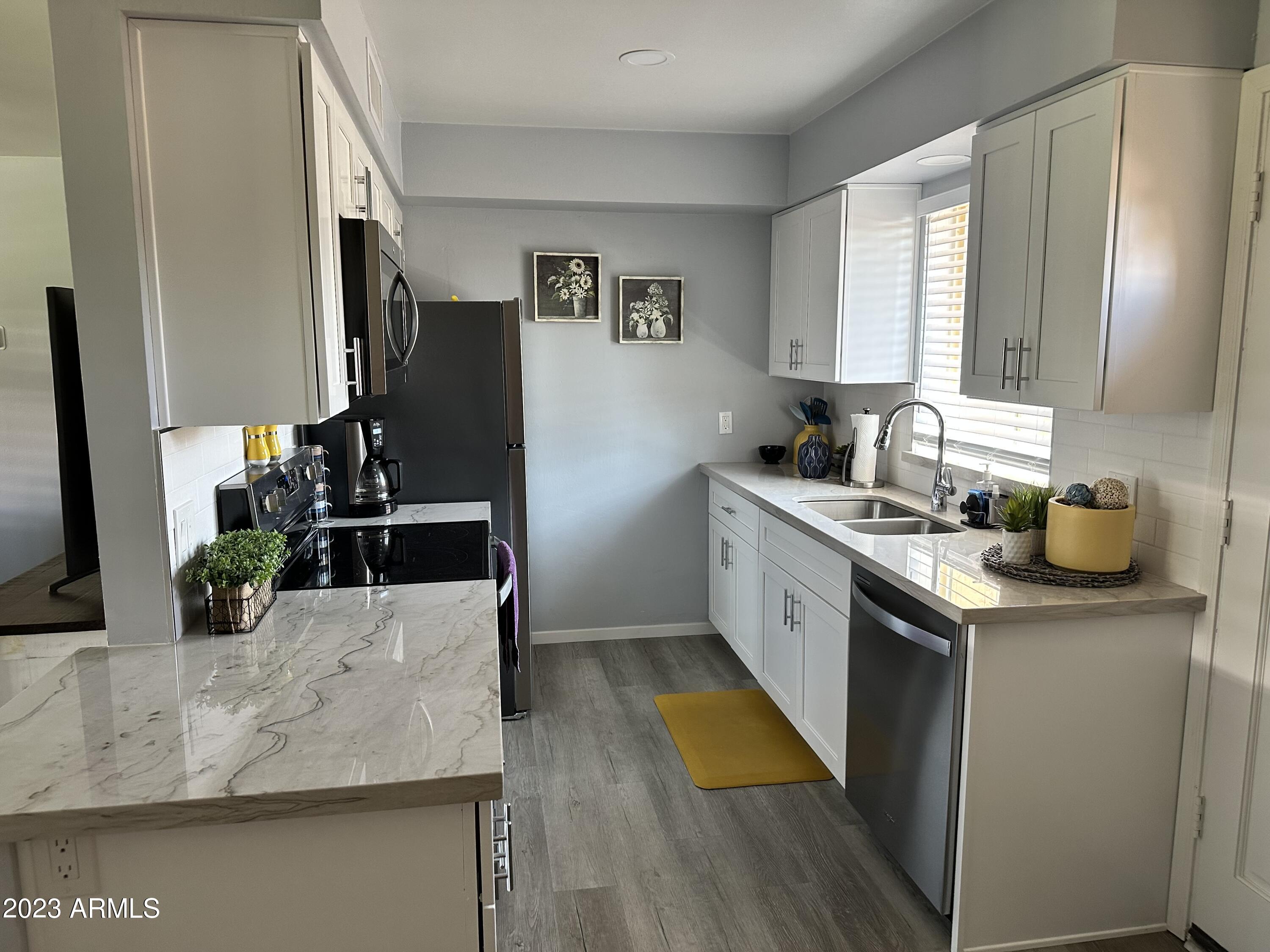 1320 East Bethany Home Road, Unit 5 Phoenix, AZ 85014 - Photo 2 of 2 IMG_1299