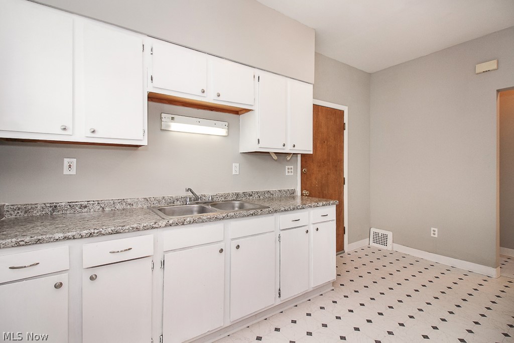 825 Alhambra Road, Unit 1/DN Cleveland, OH 44110 - Photo 12 of 28