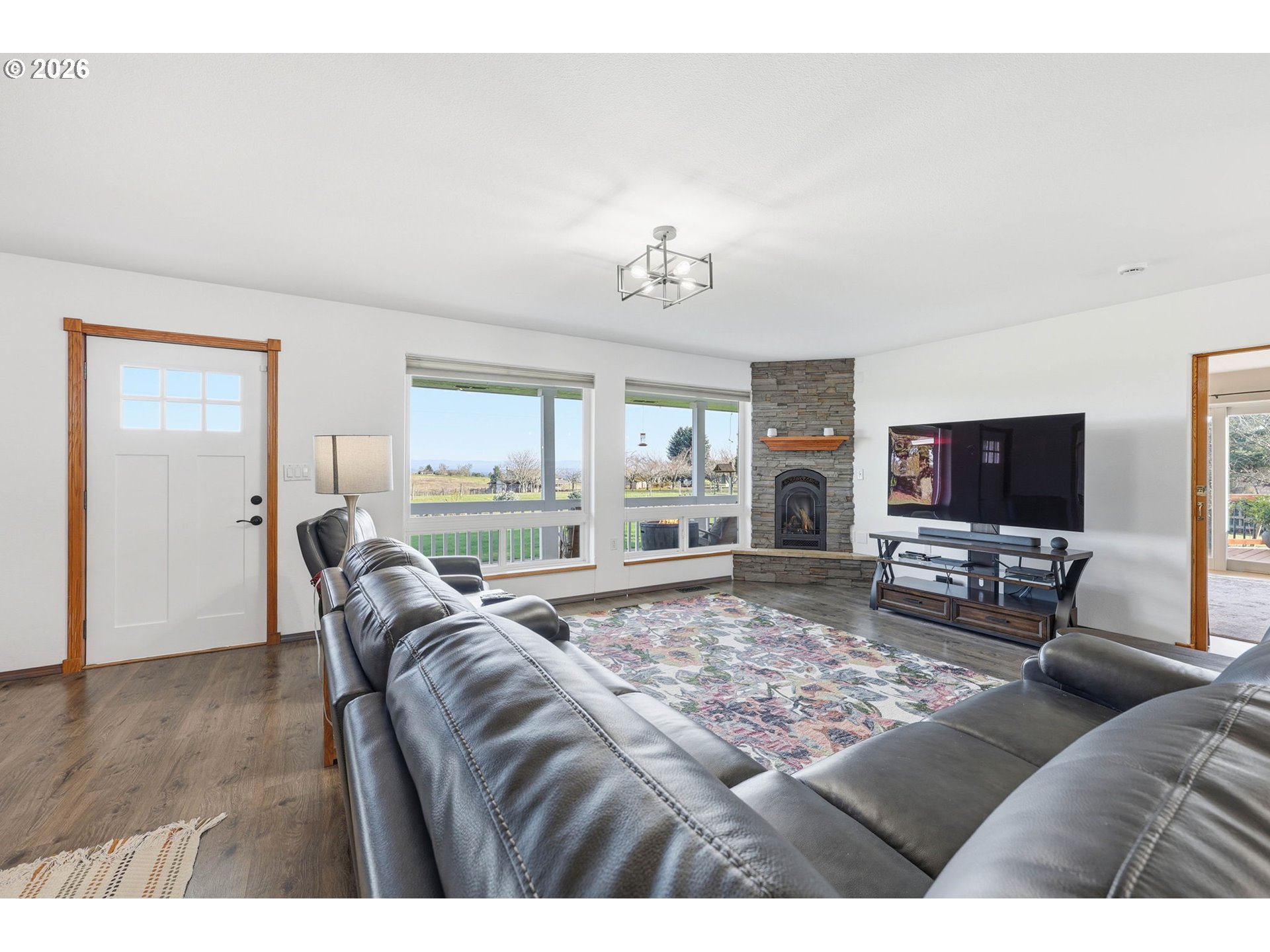 27345 Southwest 145th Avenue Sherwood, OR 97140 - Photo 6 of 36 Fireplace Gas