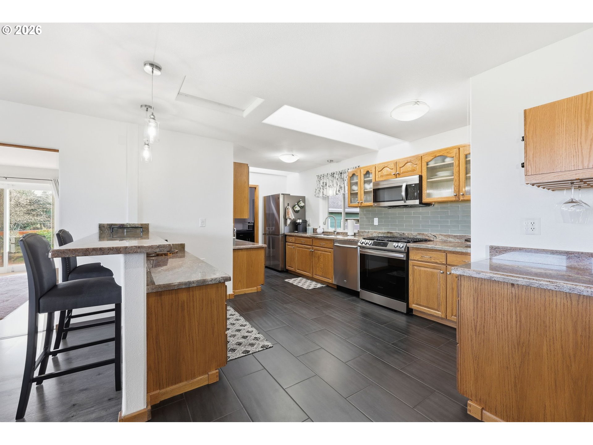27345 Southwest 145th Avenue Sherwood, OR 97140 - Photo 7 of 36 Kitchen