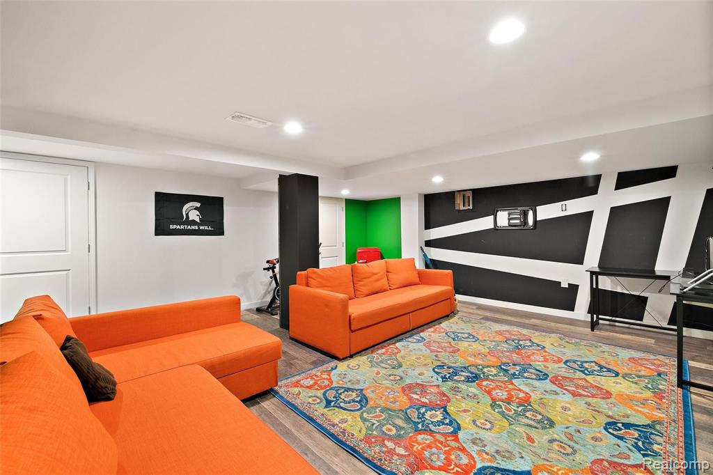 638 Abbey Court Rochester Hills, MI 48307 - Photo 33 of 40